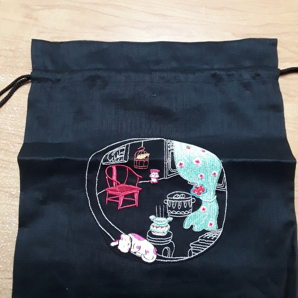 New silk bag in Black